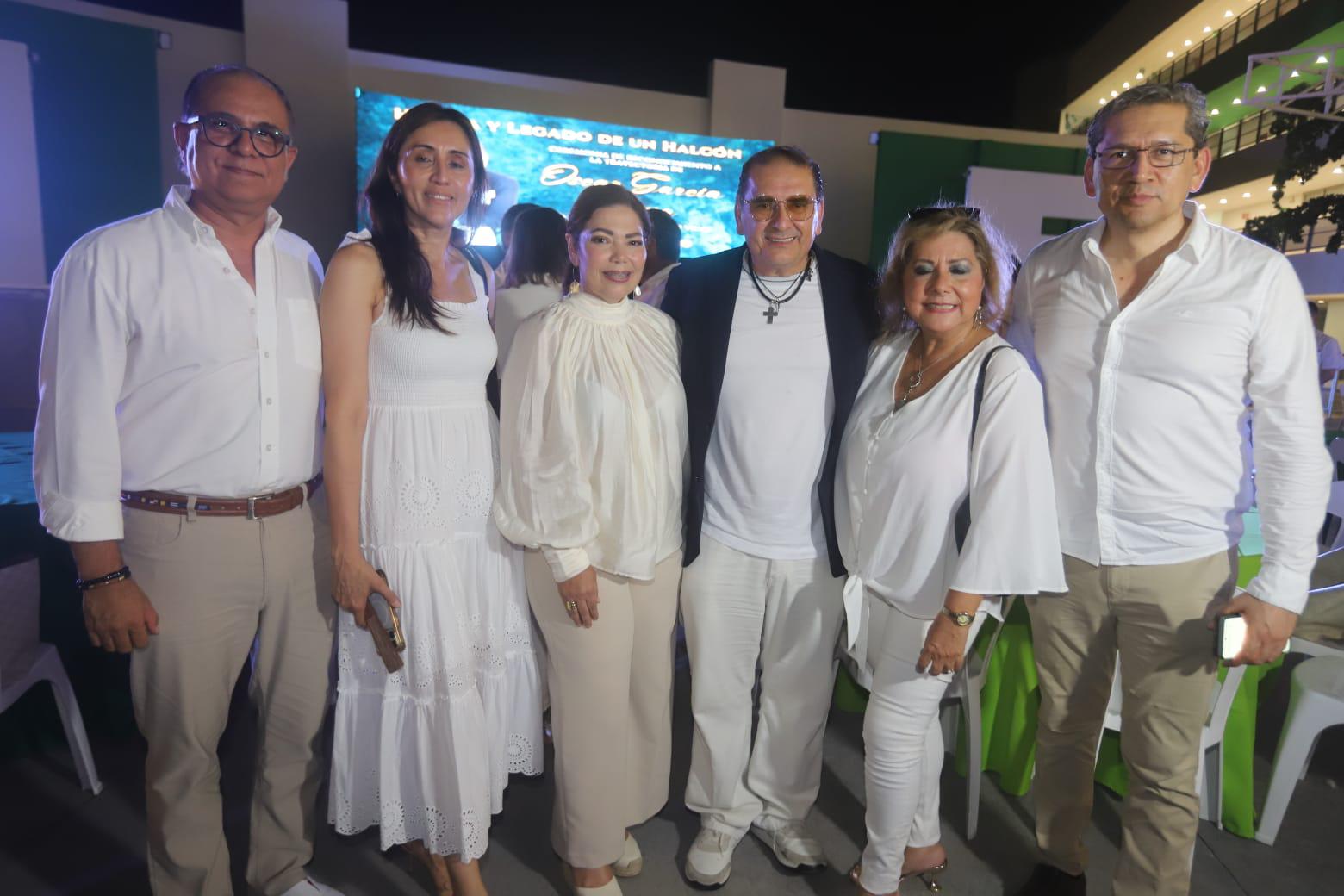 $!Nicolás Santa Cruz, Yudith Verónica Estrada, Elizabeth Peraza, Óscar García, Sol Vázquez y Luis Enrique Cruz.