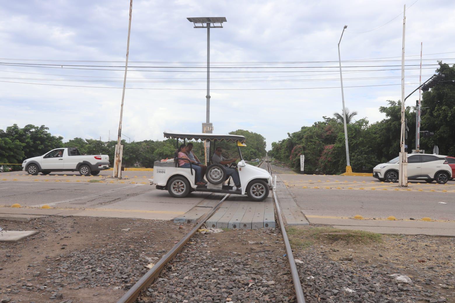 $!Tránsito de Mazatlán lanza campaña ‘Cuidado con el Tren’ ante fallas en plumas