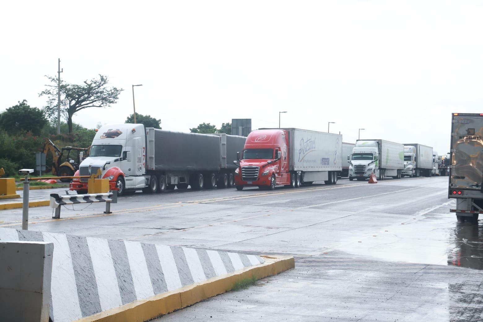 $!Reabren la Mazatlán-Culiacán; desbordamiento de río causó su cierre por unas horas