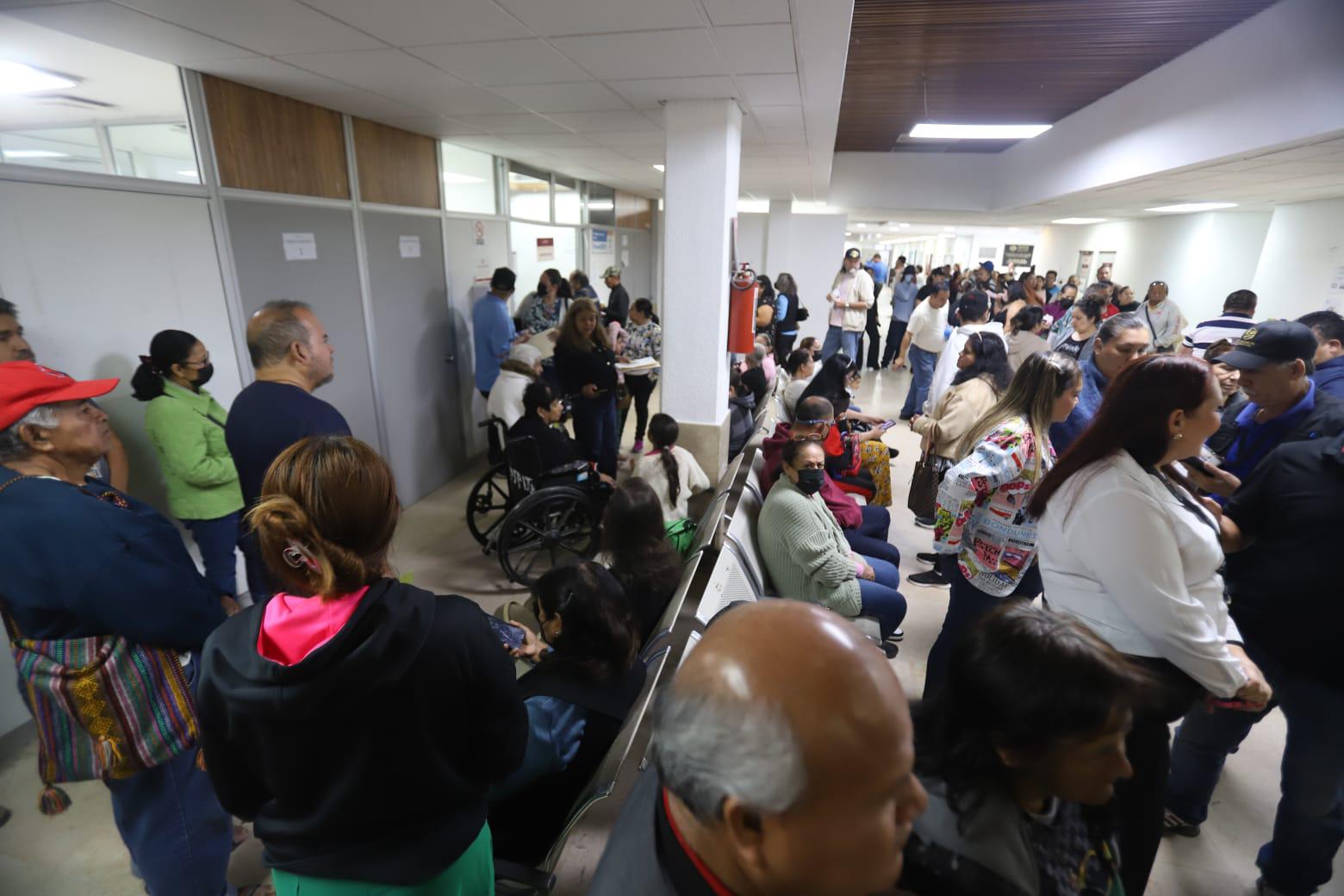 $!Exigen trabajadores y derechohabientes destitución de director de Hospital del Issste en Mazatlán