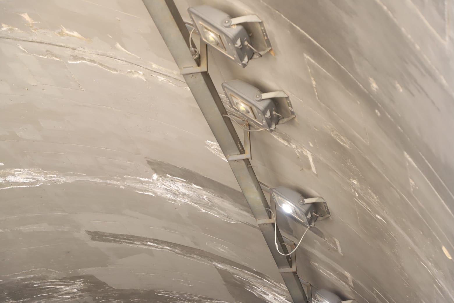 $!Lucen túneles de la Mazatlán-Durango a oscuras; piden activar la iluminación