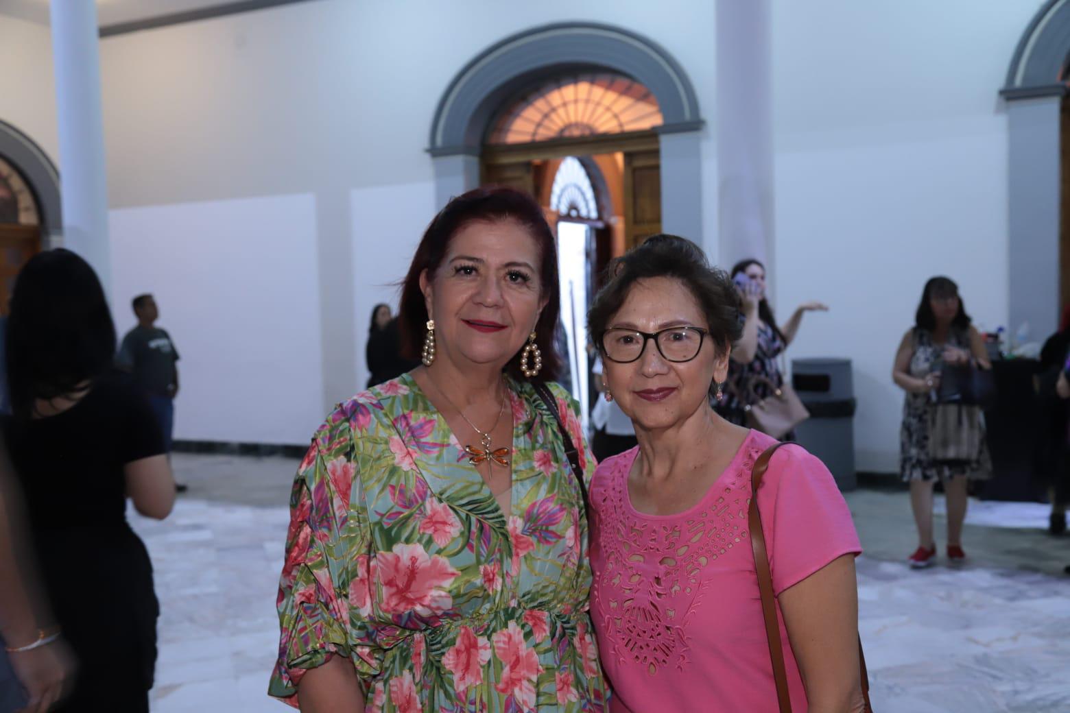 $!Laura Peniche y Lupita de Villalpando.