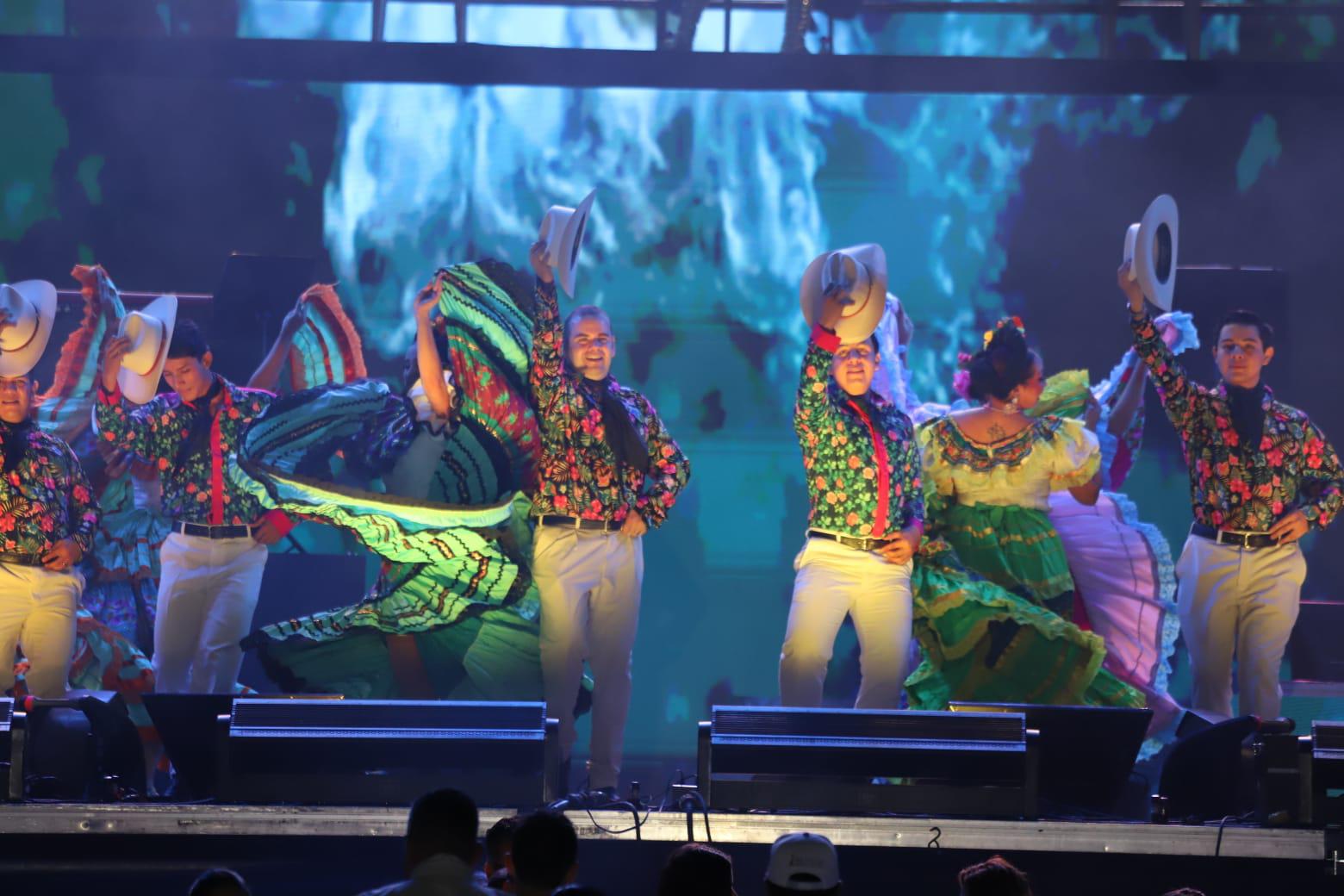 $!Celebra Mazatlán su Carnaval coronando a su Reina, Anahí I