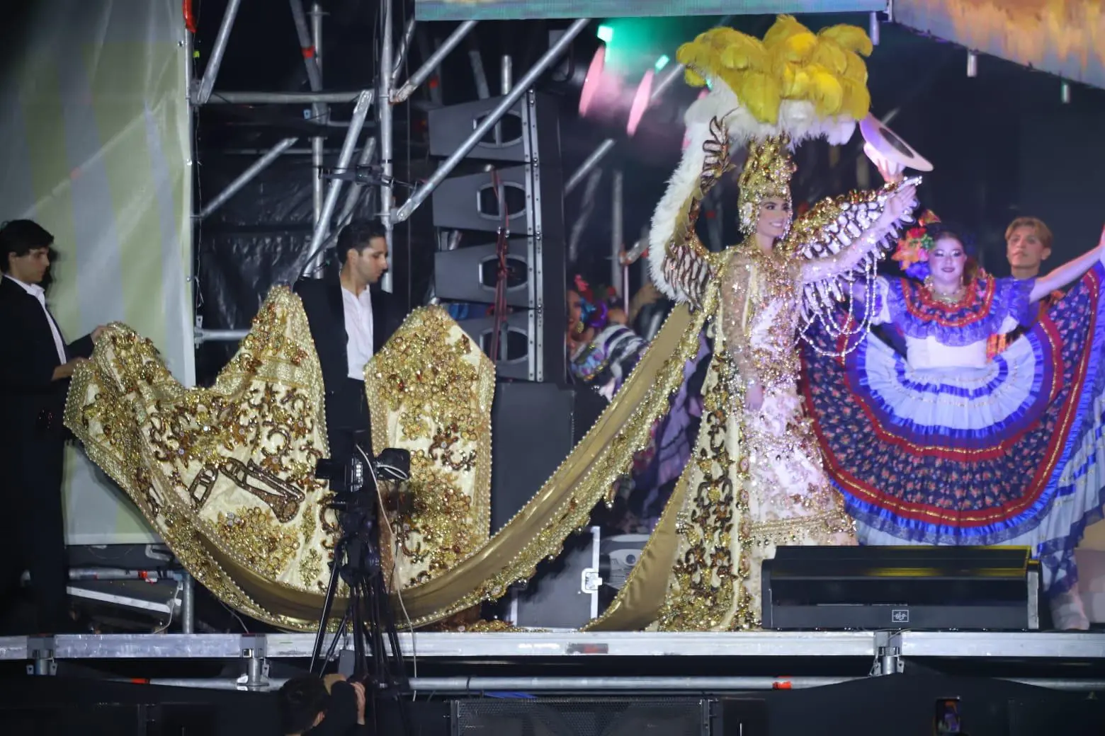 $!Celebra Mazatlán su Carnaval coronando a su Reina, Anahí I