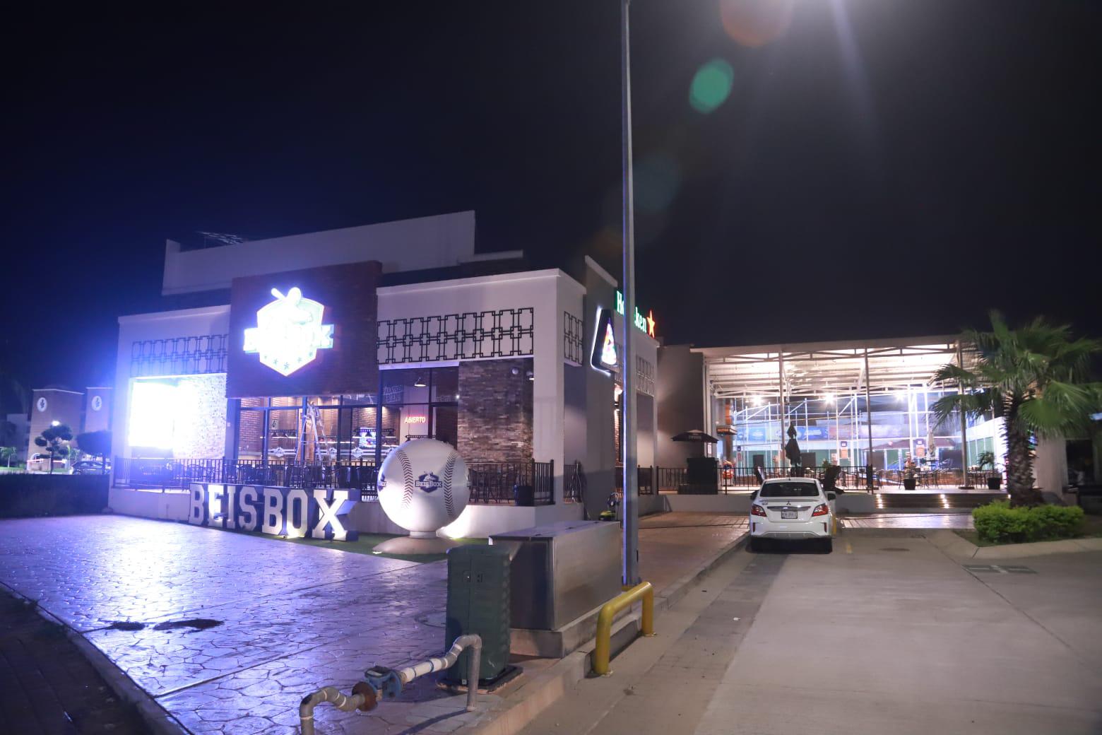 $!Este miércoles, el Beisbox, en Mazatlán ya estaba reabierto.