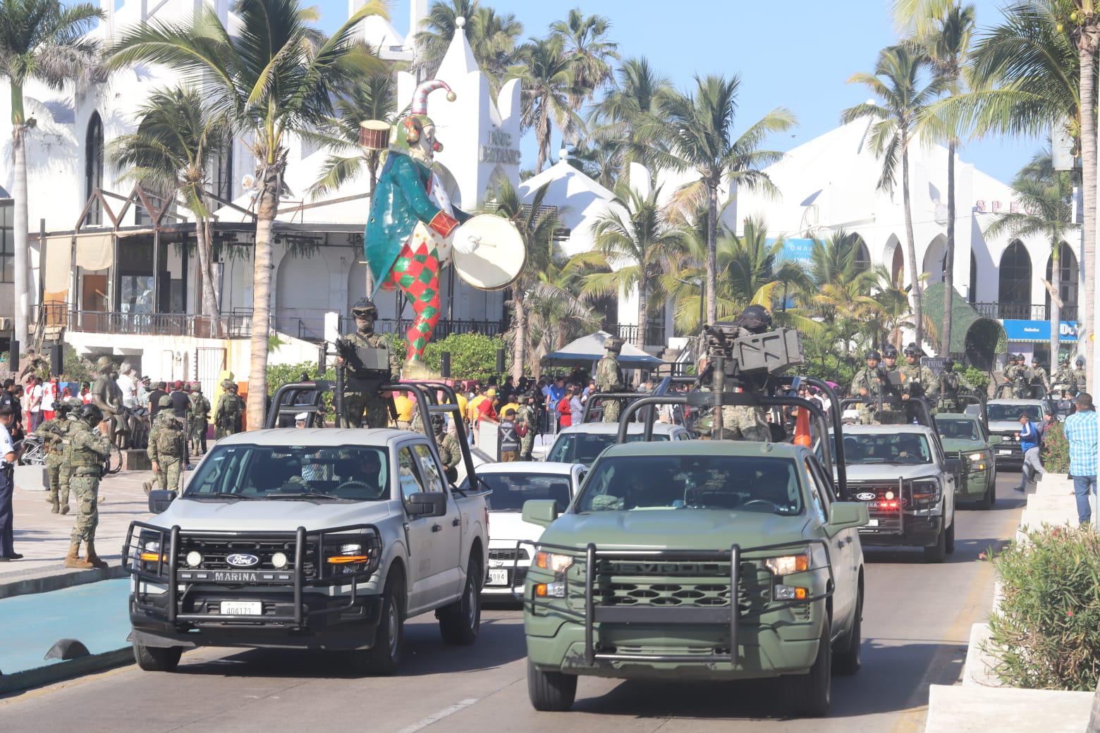 $!Dan banderazo al inicio del Operativo de Seguridad del Carnaval de Mazatlán
