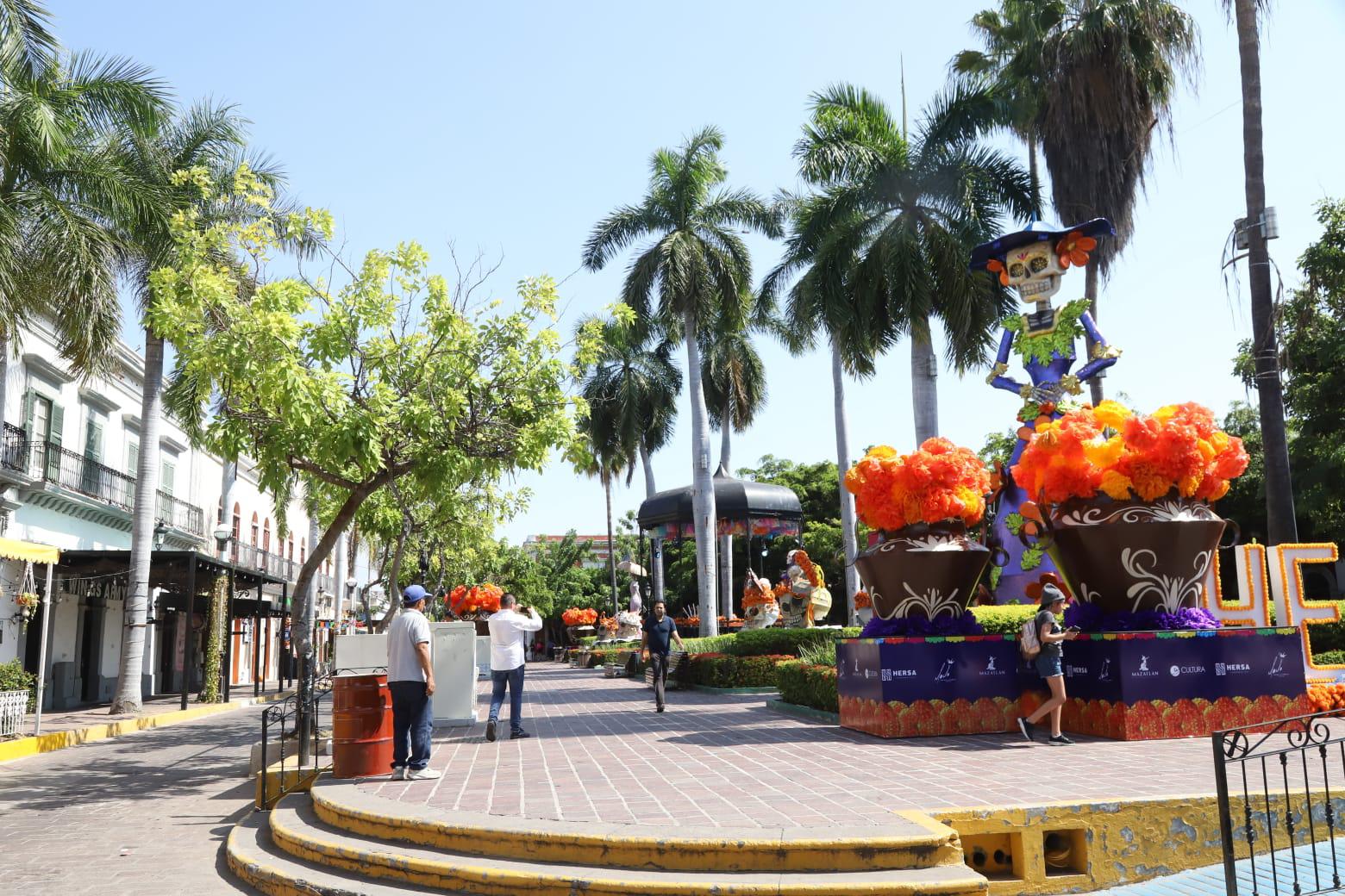 $!Celebraciones de Halloween y Día de Muertos reactivan turismo y economía en Mazatlán