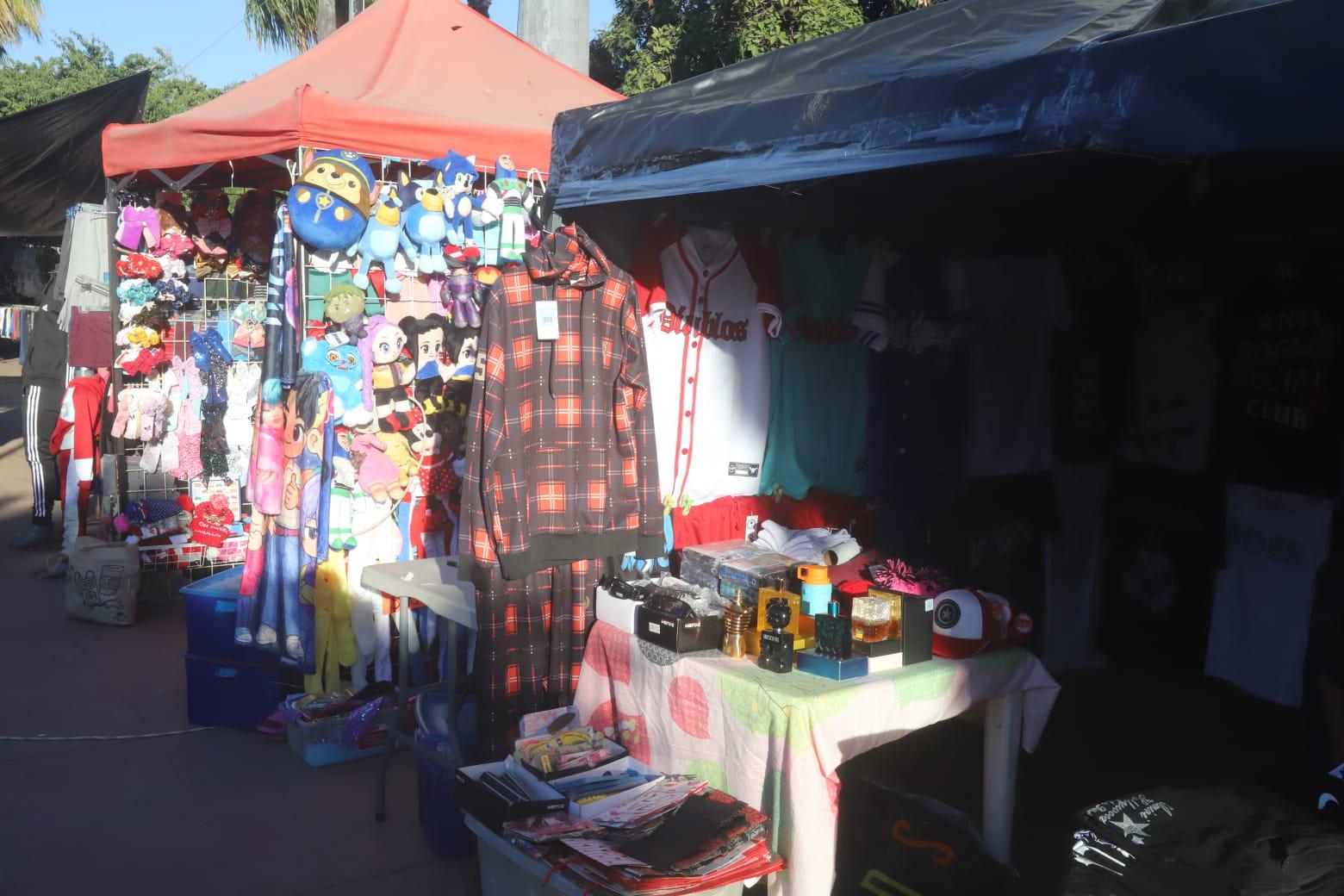 $!Inauguran el Tianguis Navideño Benito Juárez en Mazatlán