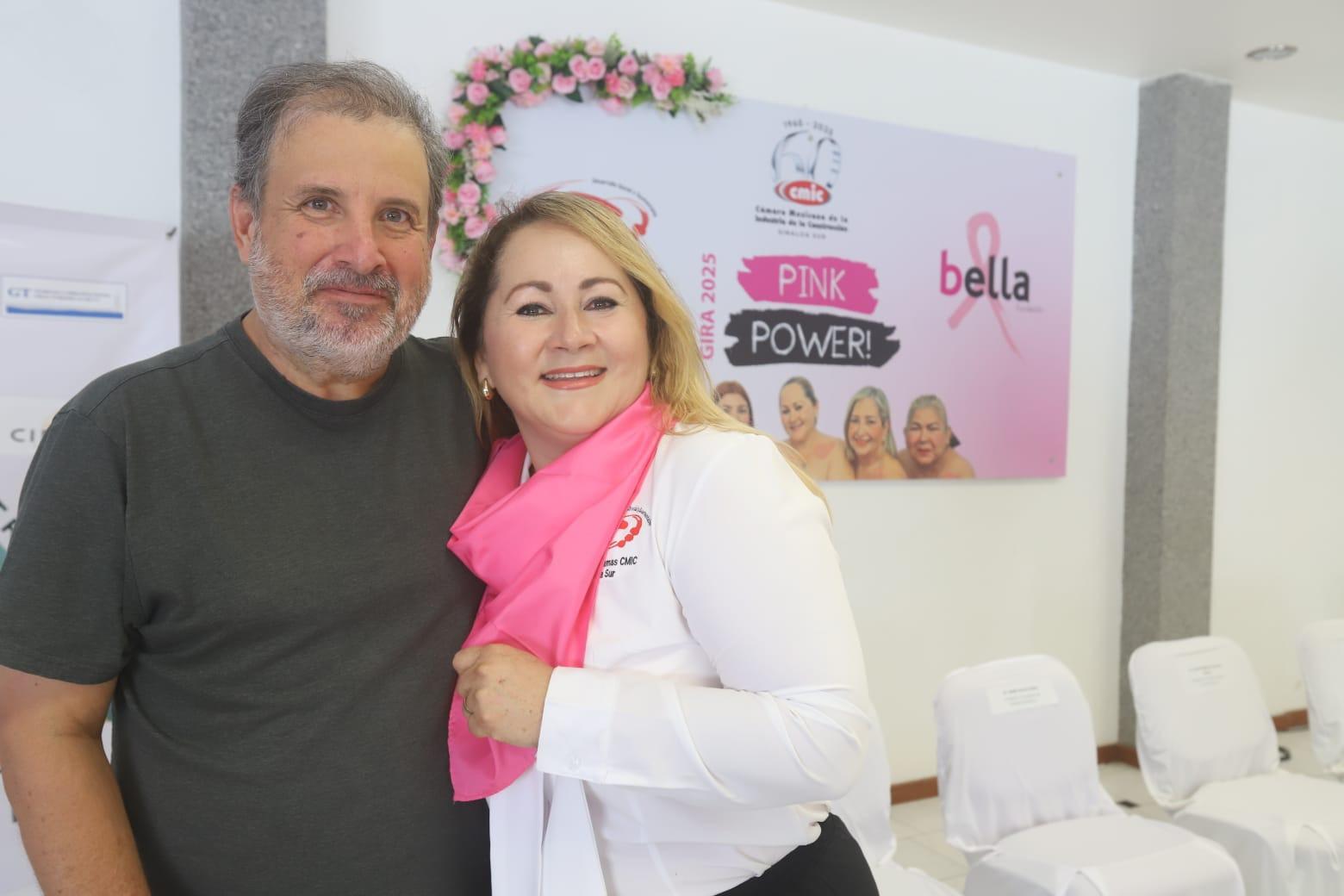 $!Martín Gavica y Sonia Corona de Peraza, presidenta del Comité de Damas de la CMIC Delegación Zona Sur.