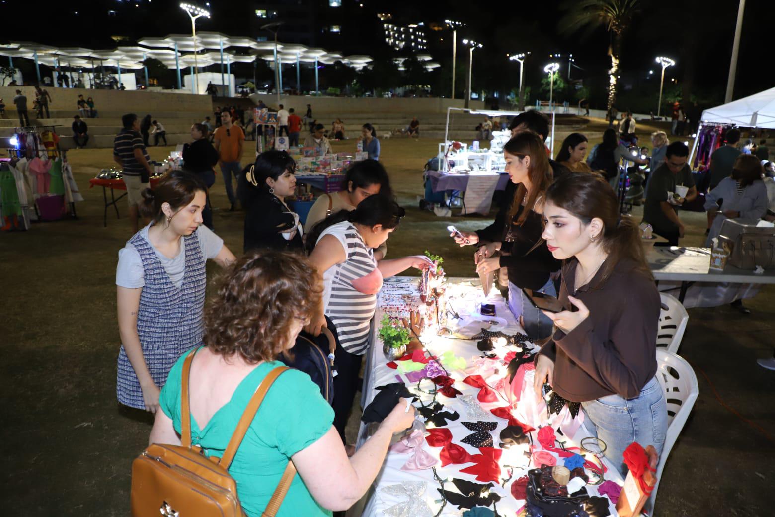 $!Realizan Bazar Navideño 79 emprendedores de Mazatlán