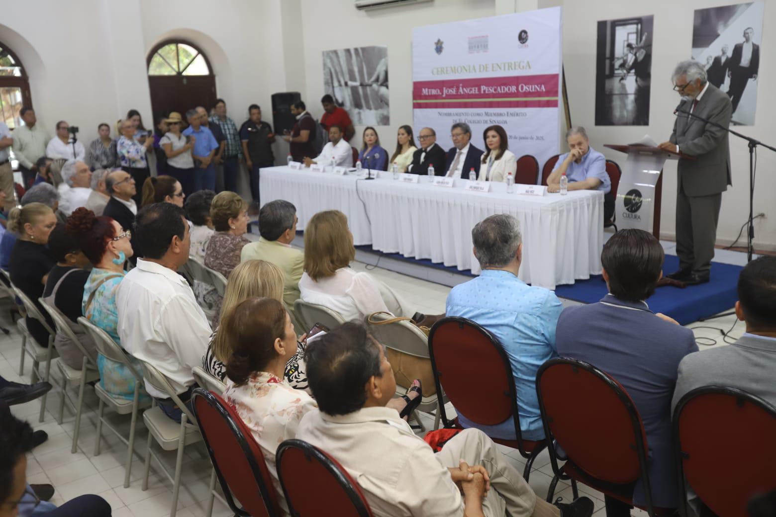 $!Reconocen trayectoria de José Ángel Pescador como Miembro Emérito por su legado educativo y servicio público