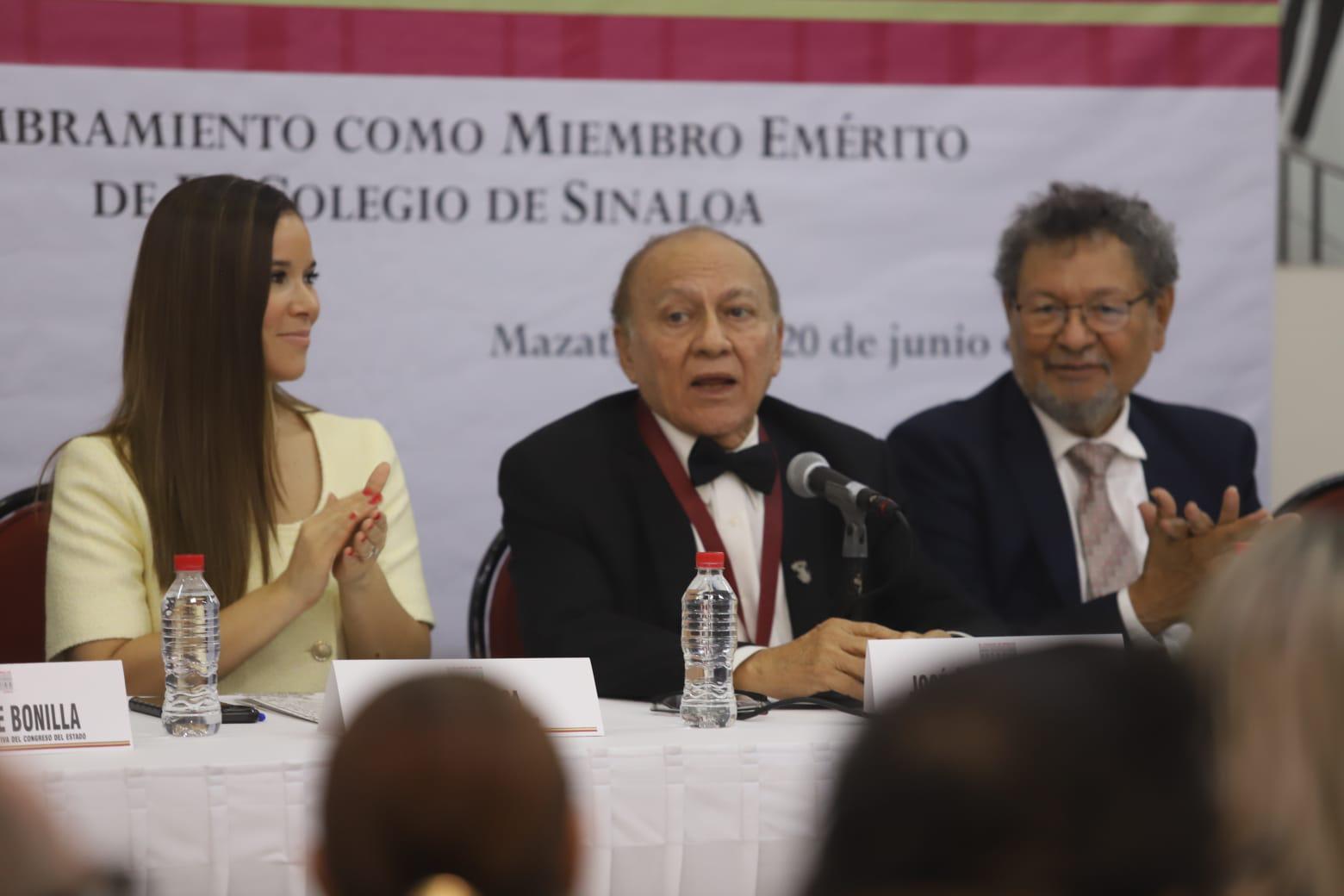 $!Reconocen trayectoria de José Ángel Pescador como Miembro Emérito por su legado educativo y servicio público