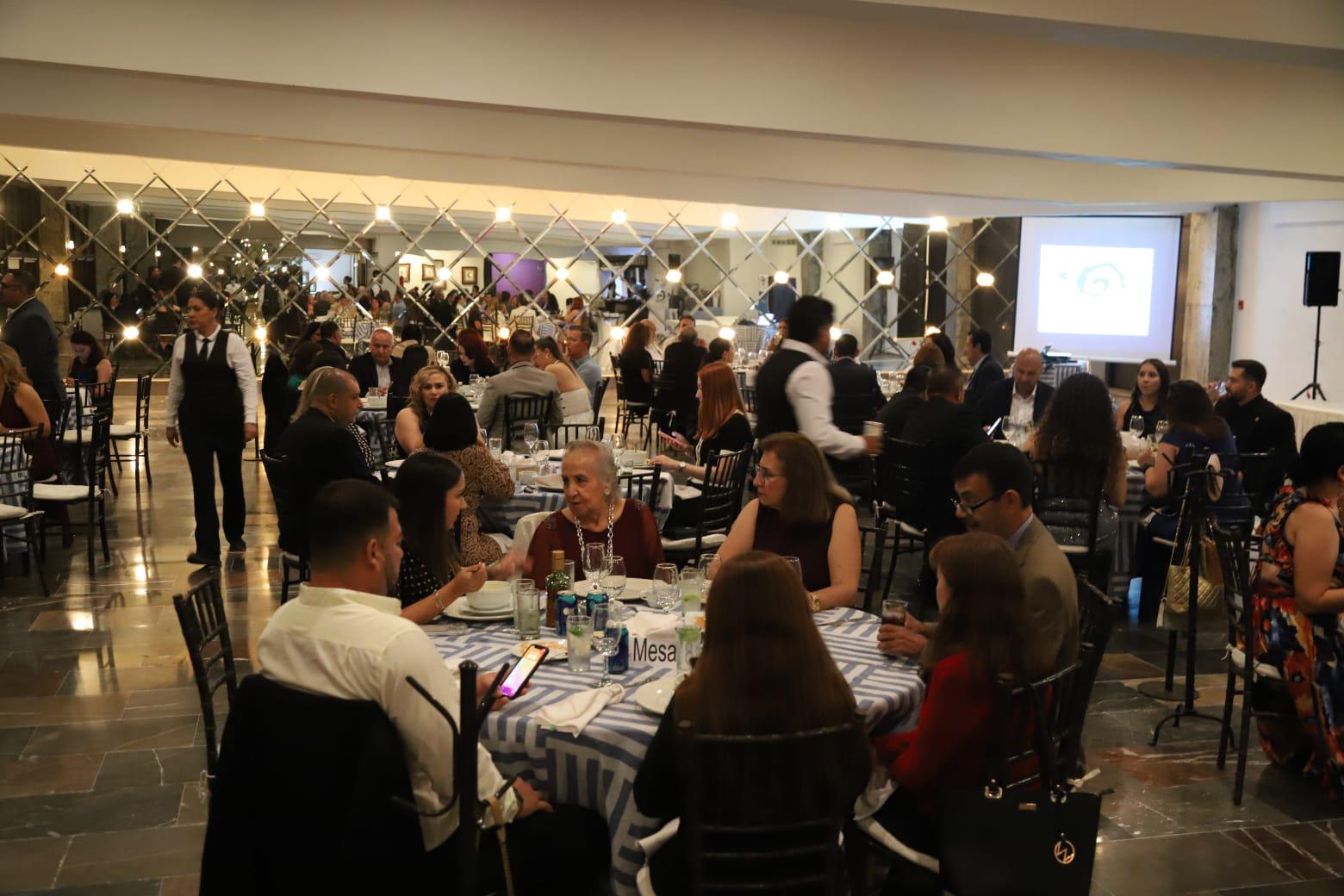 $!Los agremiados disfrutaron de una agradable cena en la Casa Club de El Cid.