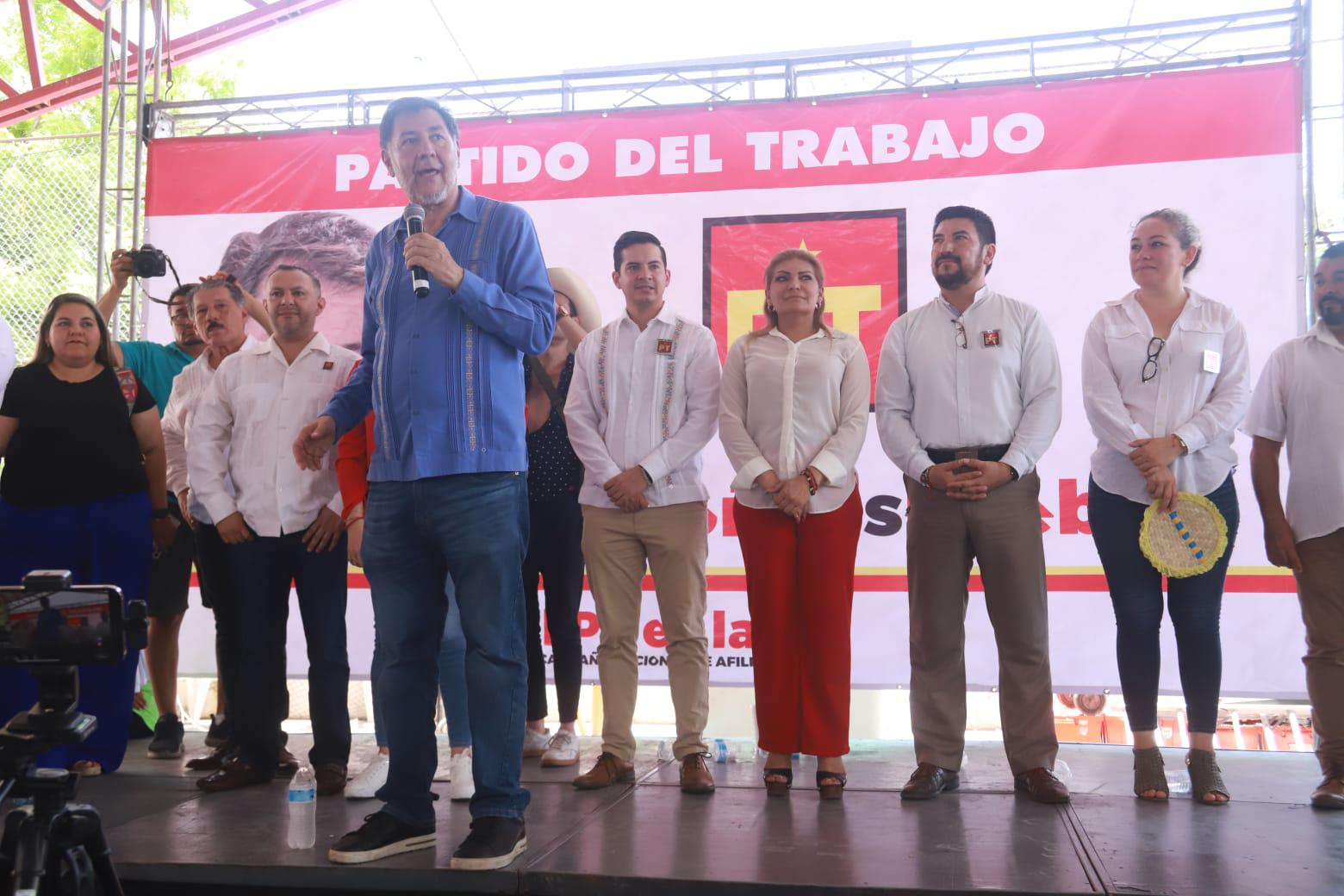 $!El único que puede cambiar la vida de las personas es el pueblo mismo: Fernández Noroña
