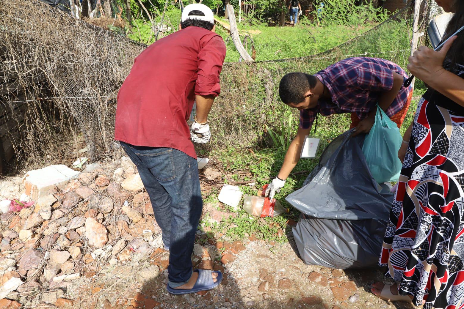 $!Realizan limpieza en la Isla de la Piedra en Mazatlán y hallan basura por todos lados