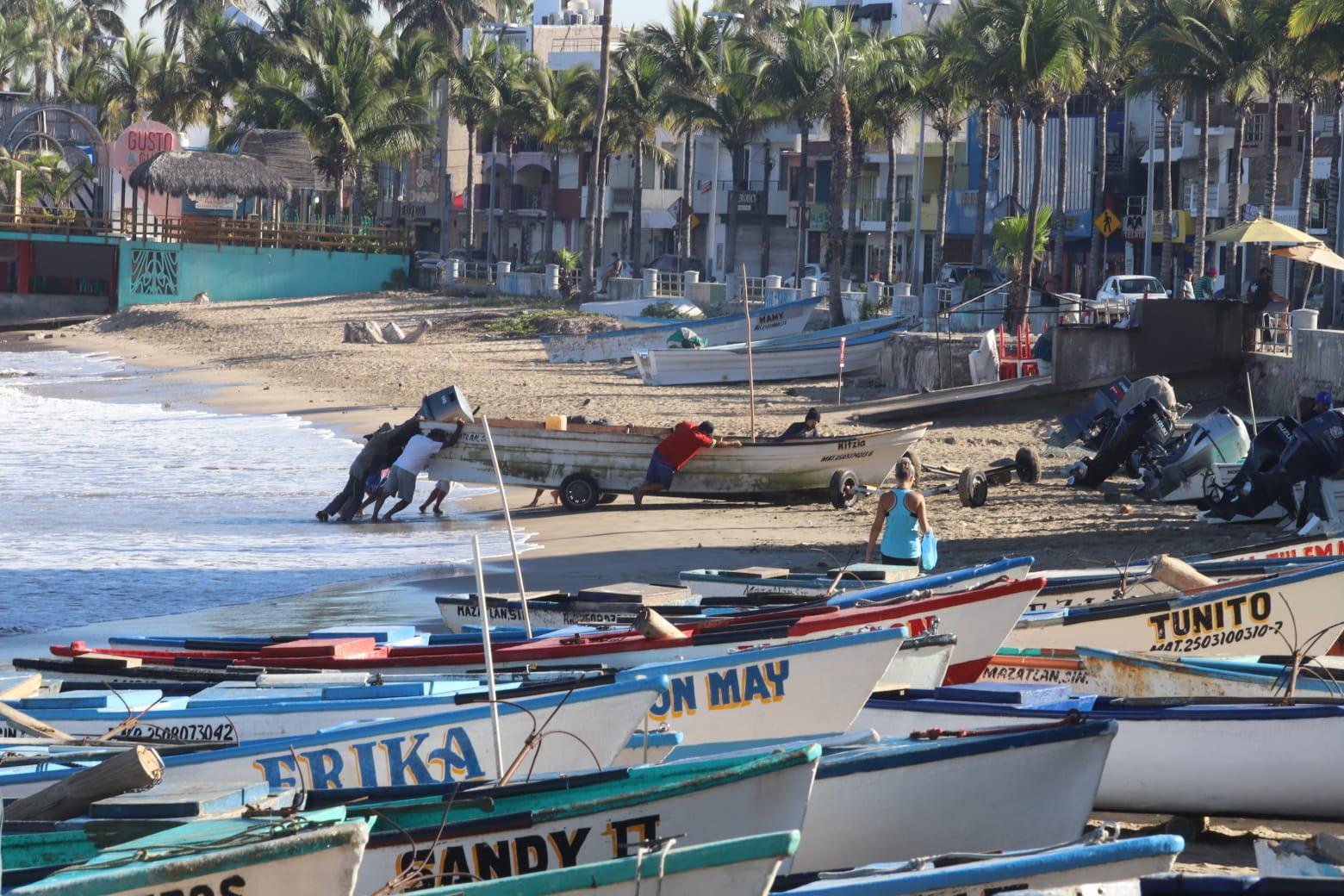 $!Pescadores en Mazatlán reportan buenas capturas al inicio de la Cuaresma