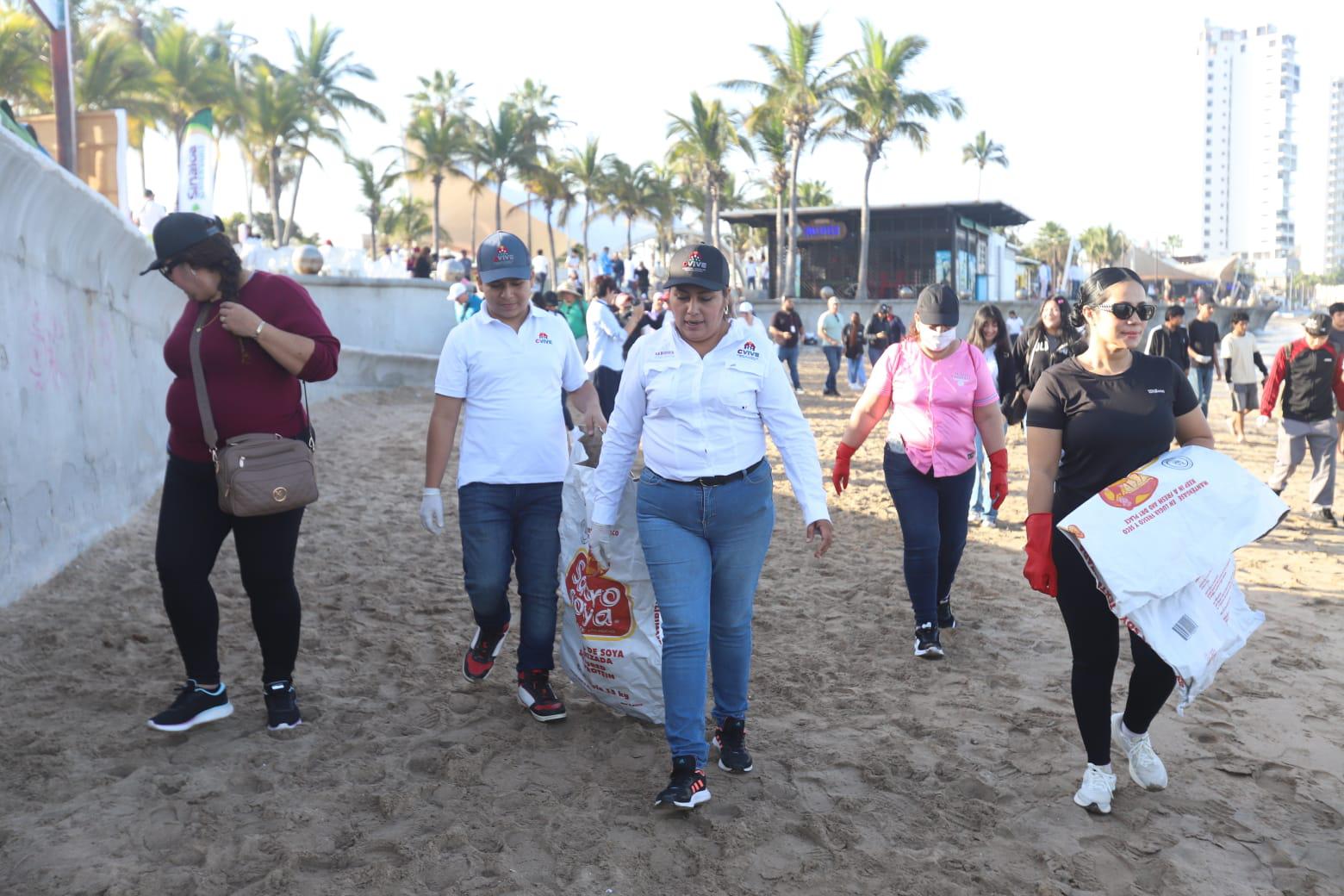 $!Se suma Mazatlán a la campaña ‘Sinaloa Limpia Tu Playa’