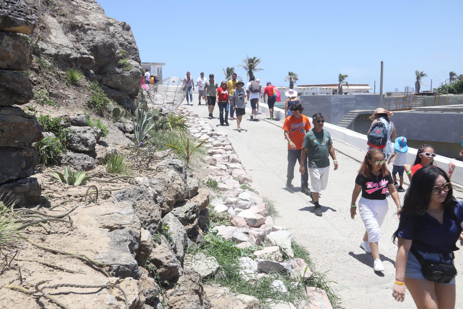$!Cerrarán acceso al Faro de Mazatlán en horas de altas temperaturas