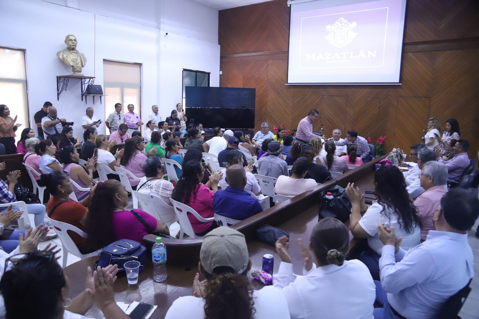 $!Se compromete Alcalde de Mazatlán a buscar reservas territoriales para desplazados