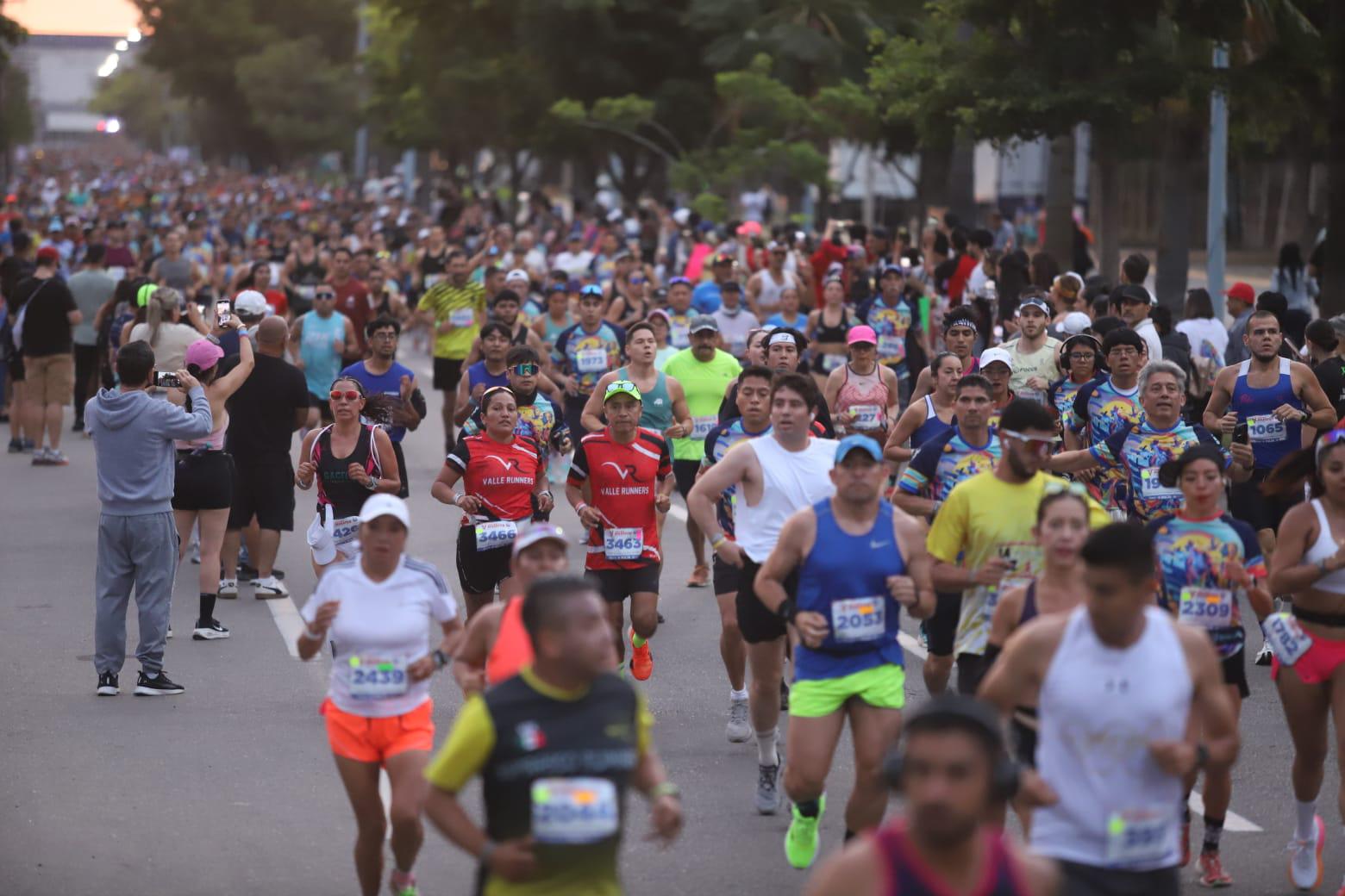 $!Se pone en marcha la fiesta de los 21K y 42K del Gran Maratón Mazatlán