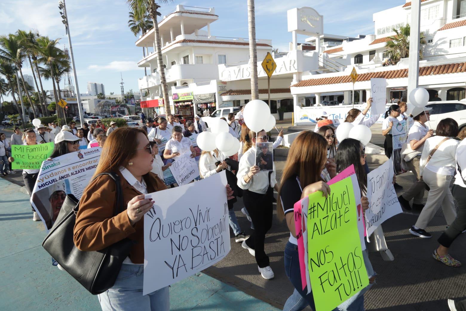 $!Al grito de ‘Con los niños No’, se une Mazatlán para exigir justicia por Gael y Alexander, muertos a balazos en Culiacán