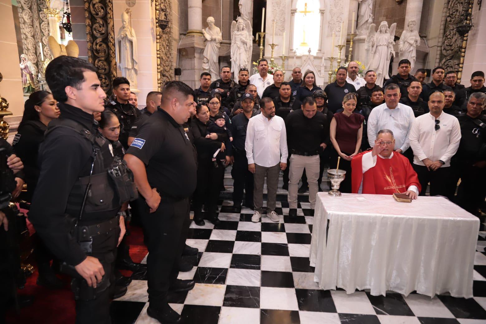 $!Celebran misa de acción de gracias por el Día del Policía en Mazatlán