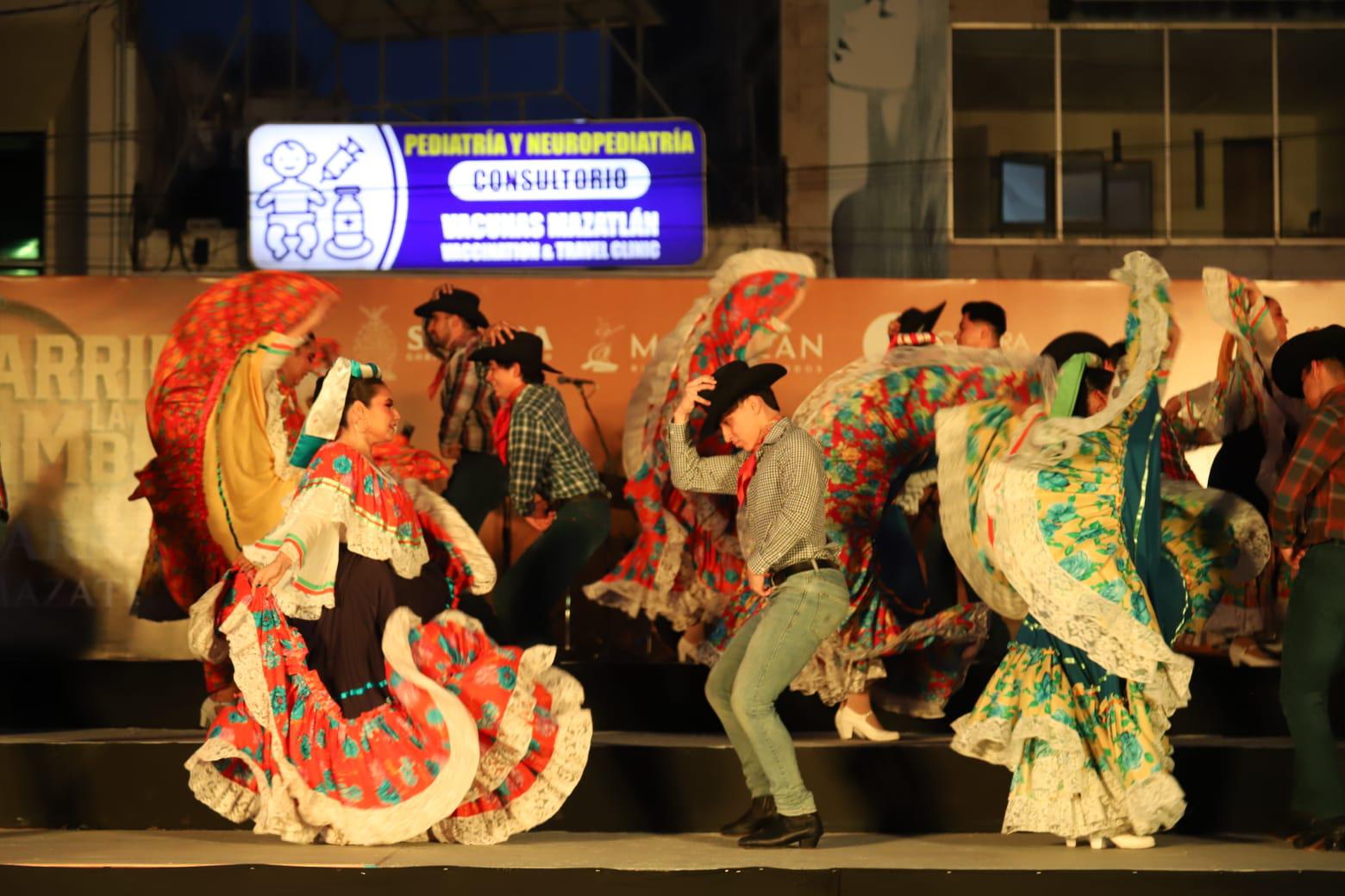 $!Toman la delantera Eileen Cruz por la corona infantil y Guillermo Orrante por el título de Rey de la Alegría del Carnaval de Mazatlán 2026