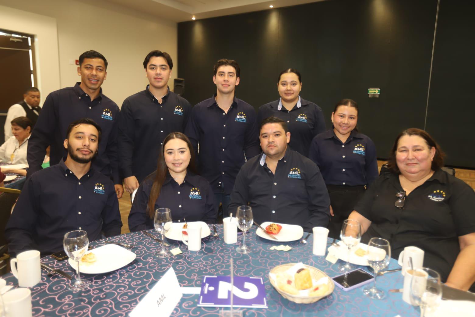 $!Los jóvenes de Grupo AML asistieron al evento.