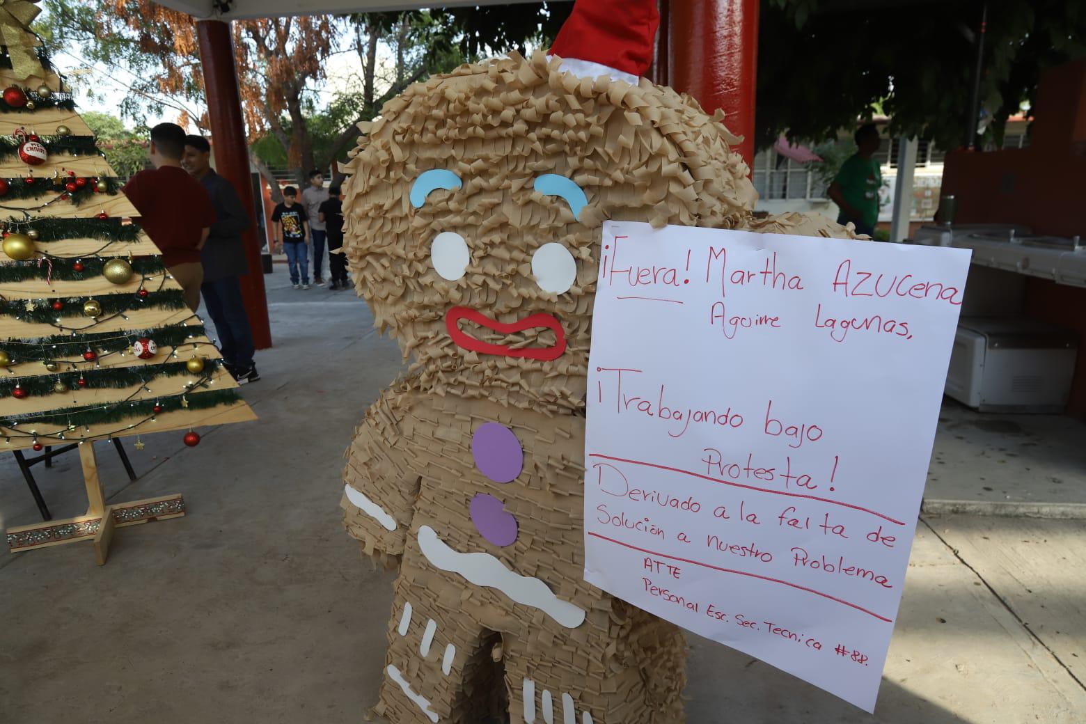 $!Pide personal de Secundaria de la Isla de la Piedra con manifestación cambio de subdirectora a otro lugar