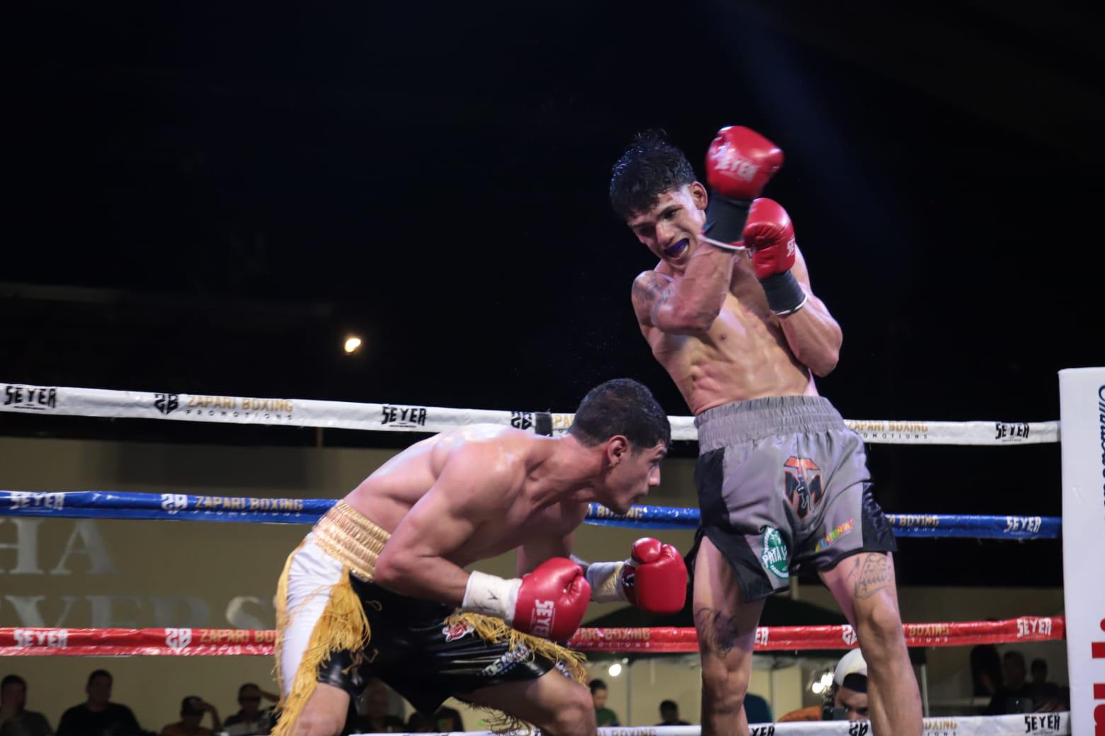 $!Mazatlecos defienden el terreno y salen victoriosos en la función Fuego en el Ring