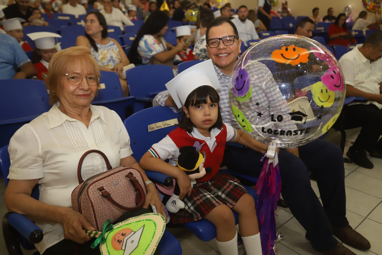 $!Devora Arrazola, Fátima Álvarez y Mauricio Álvarez.