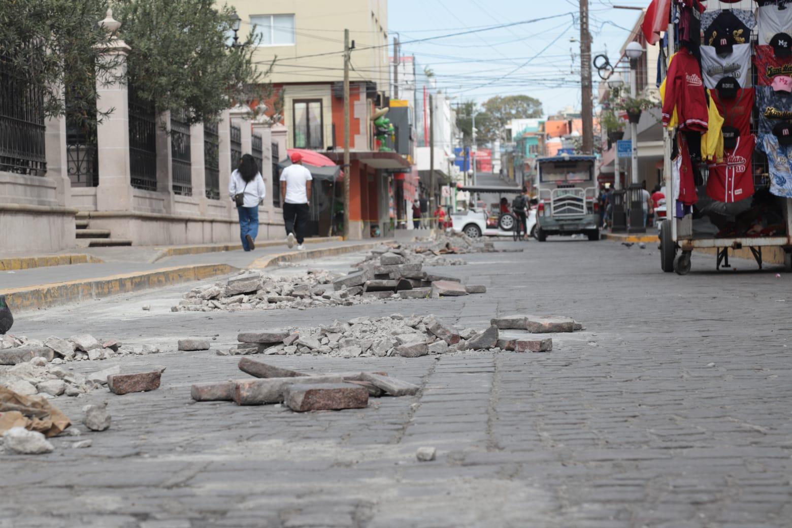 $!Se mantiene cierre a circulación vehicular tramo de calle Benito Juárez por rehabilitación