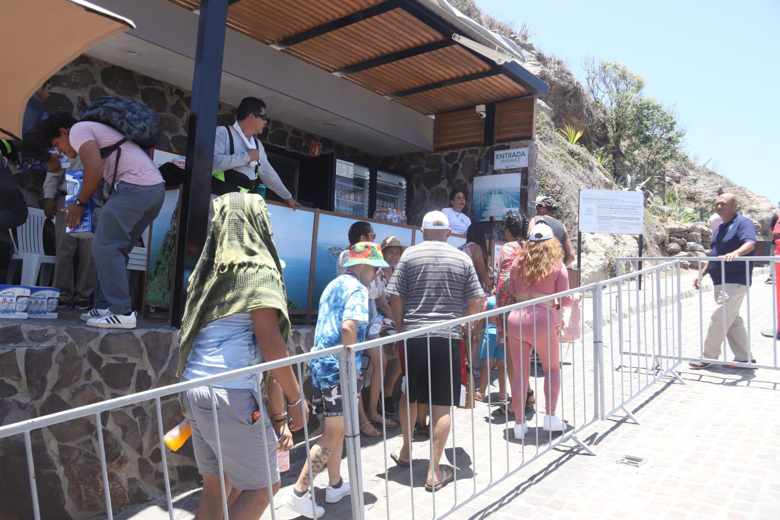 $!Cerrarán acceso al Faro de Mazatlán en horas de altas temperaturas