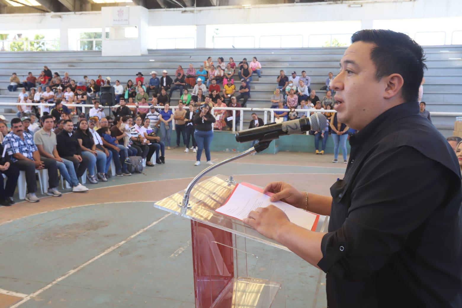 $!Entregan 10 toneladas de Latas de Atún a personas de la zona rural de Mazatlán