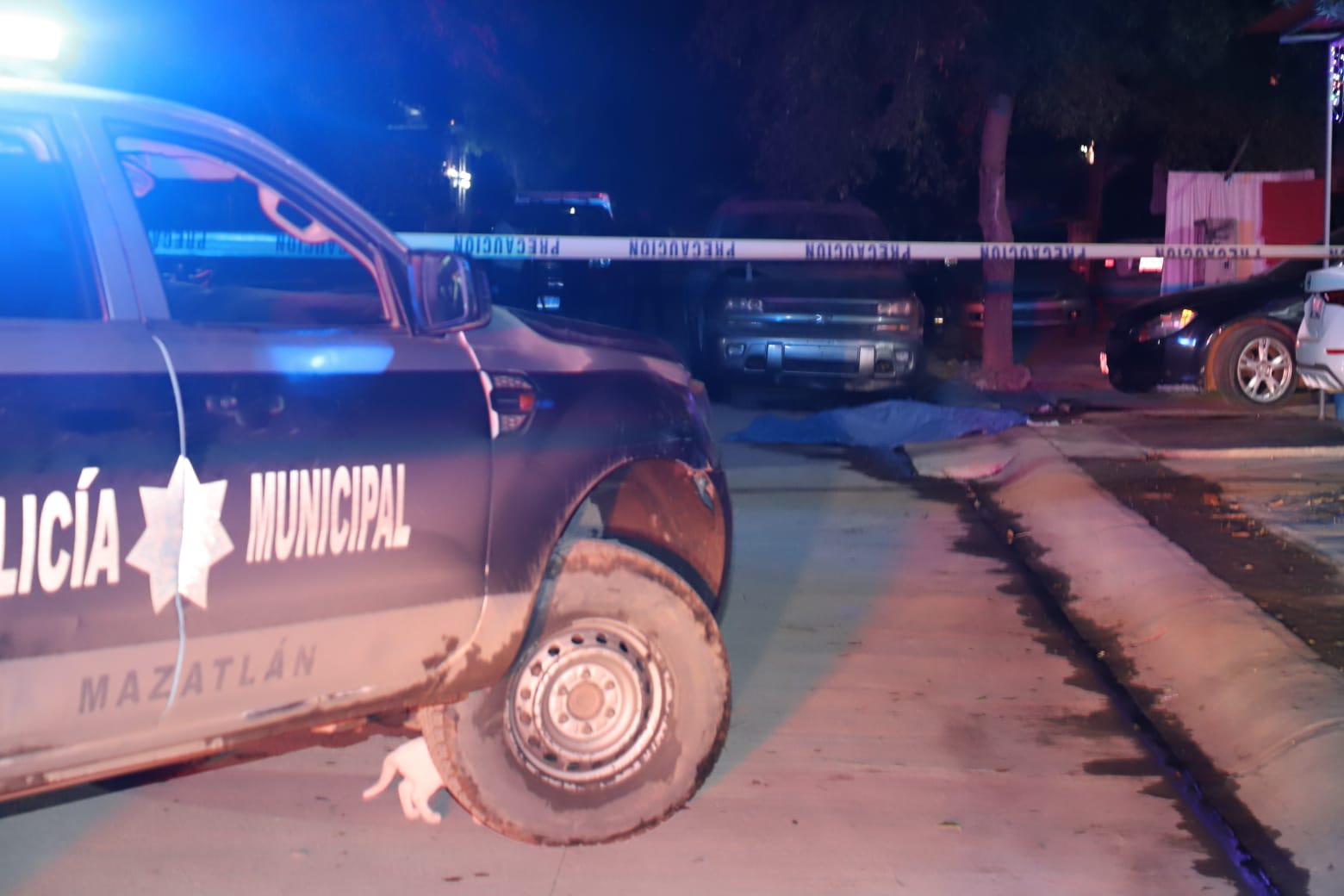 $!Ataque armado deja un muerto y un herido en el fraccionamiento Alborada, en Mazatlán