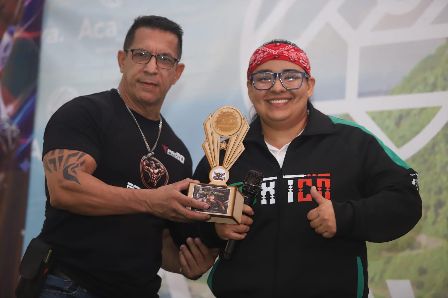 $!Entregan el Premio al Mérito Deportivo Isdika Inda Sports en Mazatlán