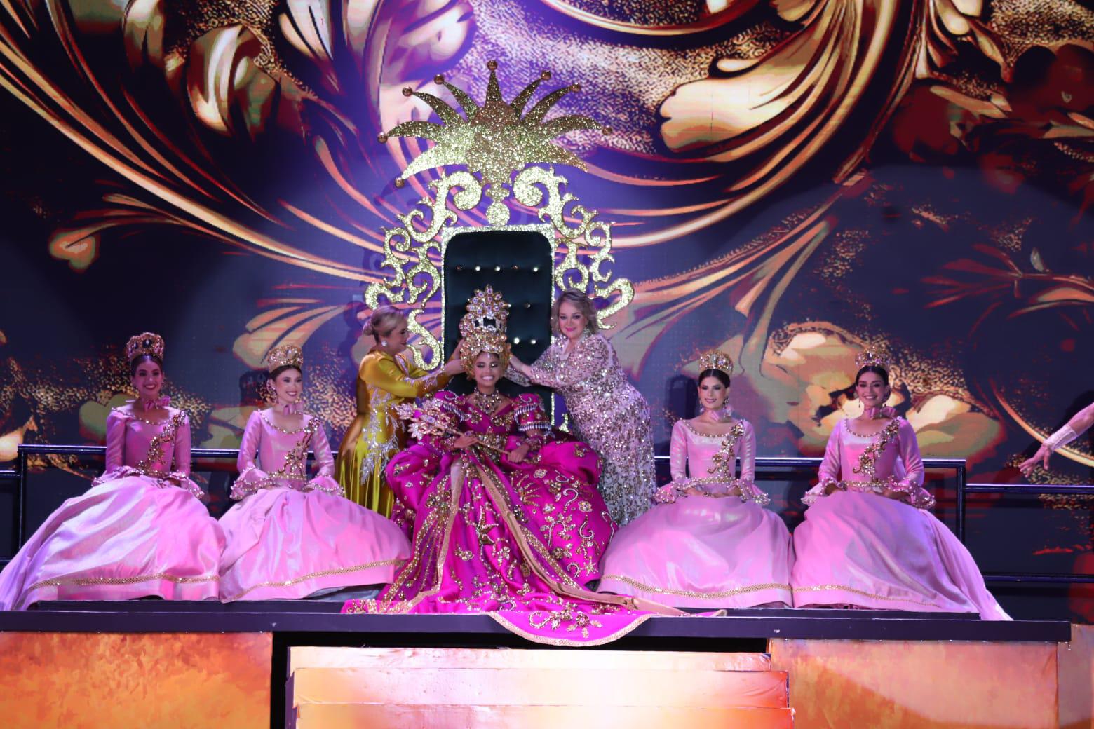 $!Carolina III es coronada como Reina del Carnaval Mazatlán 2024