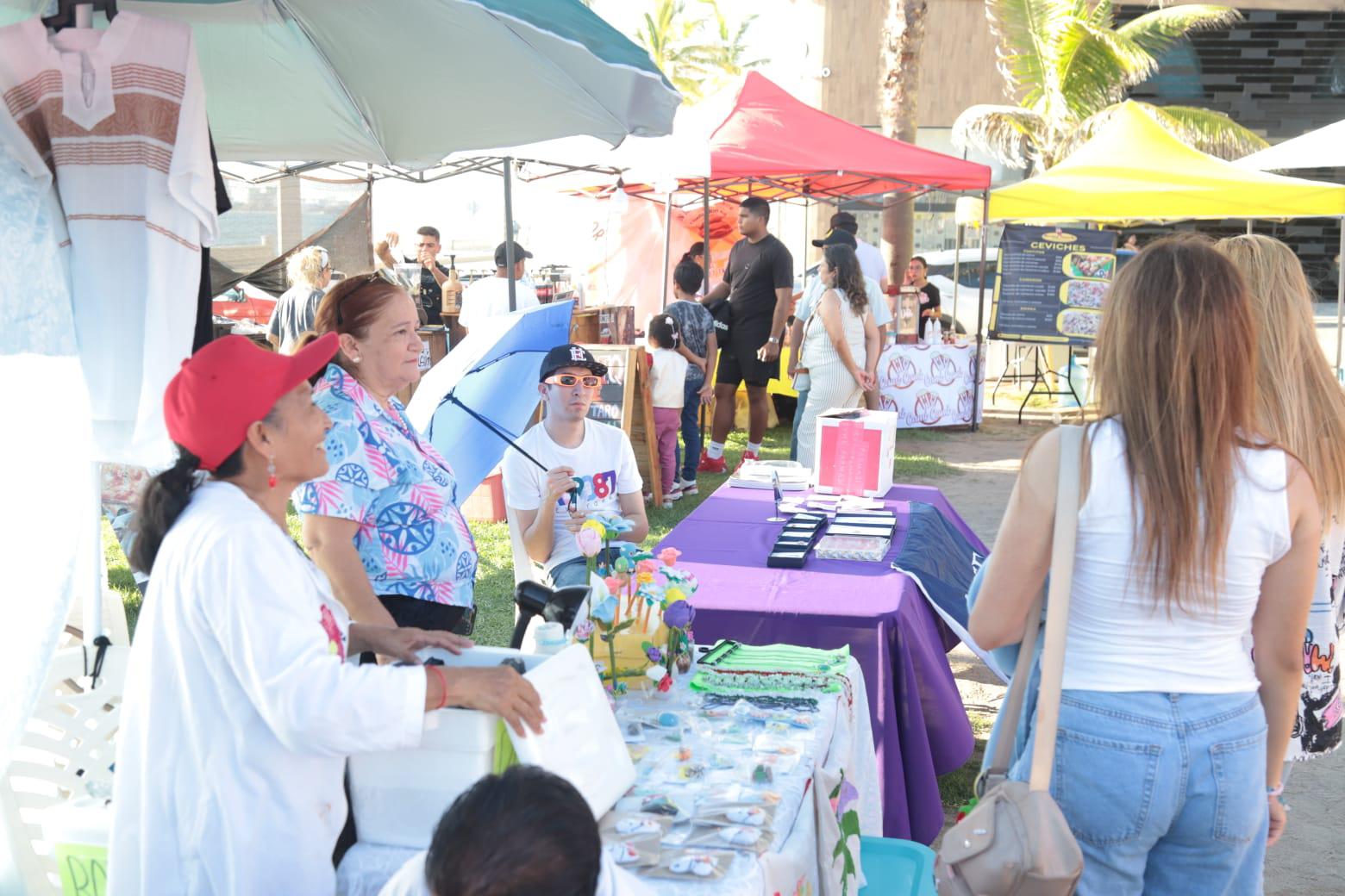 $!Realizan Bazar de Emprendedores, en el Parque Ciudades Hermanas