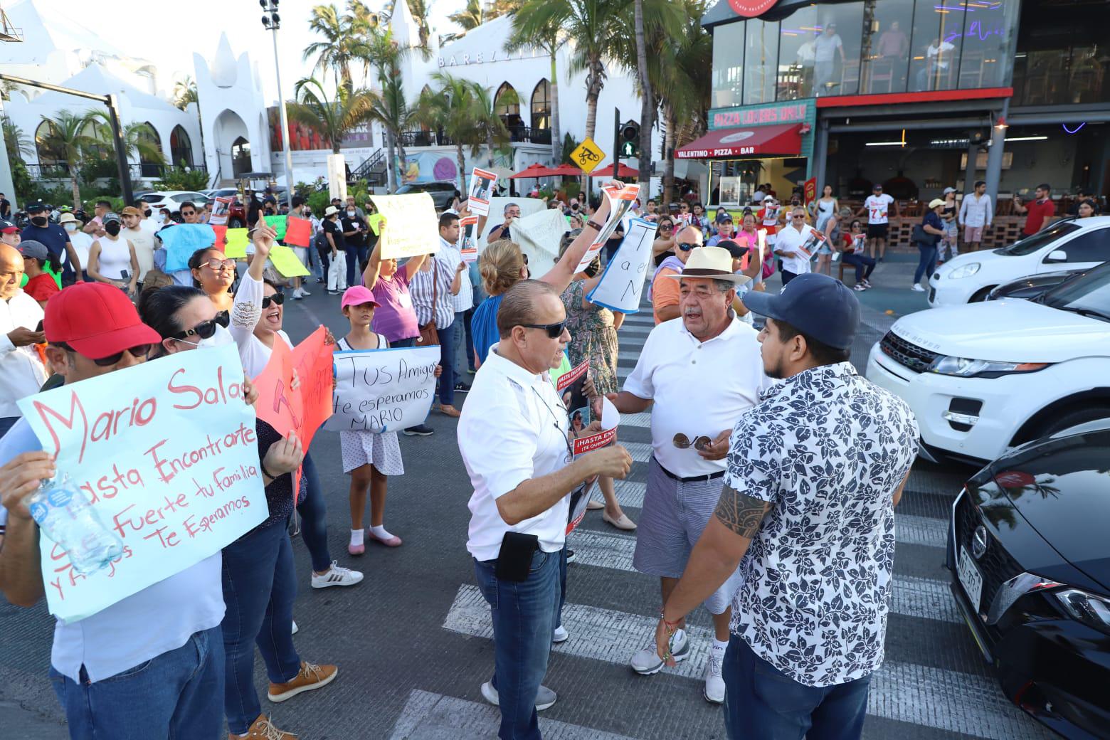 $!Desaparece joven en Mazatlán; exigen justicia... pero nadie los atiende
