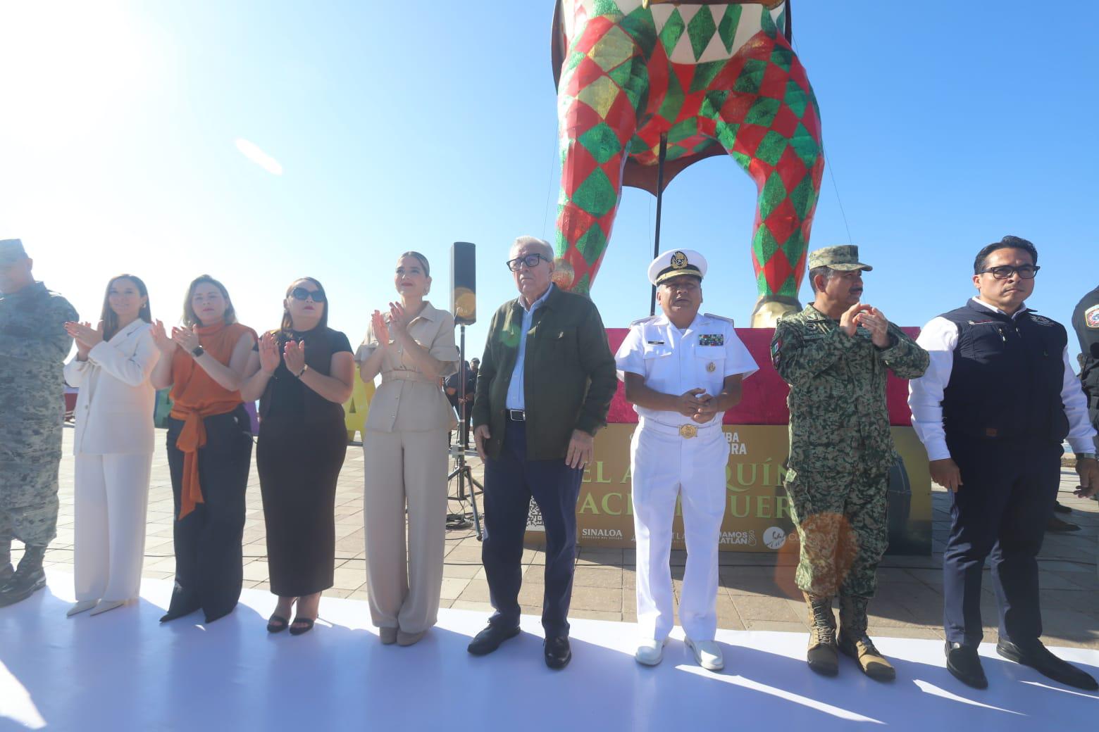 $!Dan banderazo al inicio del Operativo de Seguridad del Carnaval de Mazatlán