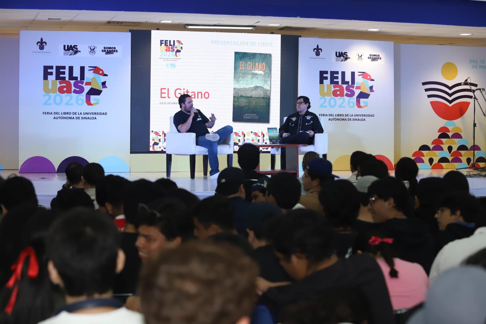 $!El autor Julio Zataráin compartió detalles de su libro El Gitano con el público universitario.