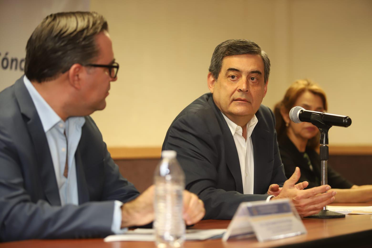 $!Es Iglesia católica una monarquía absoluta, pero elige al Papa democráticamente: Investigador