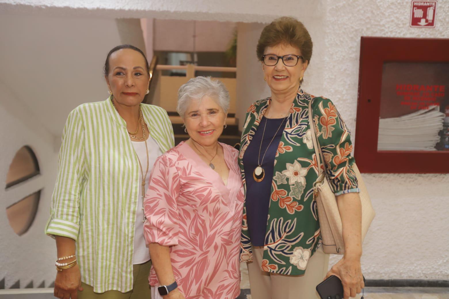 $!Rosario Vidaurri, Martha Gamboa y Lourdes Magallón.