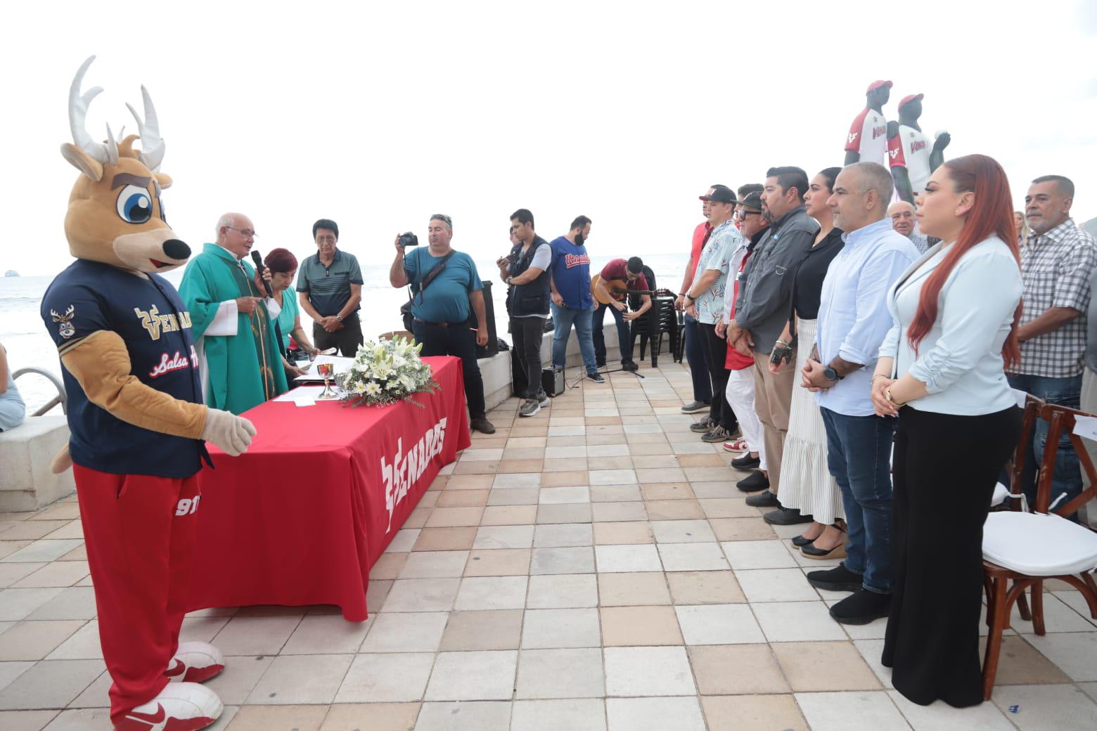 $!Venados de Mazatlán celebra 80 años de historia con emotiva ceremonia en el malecón
