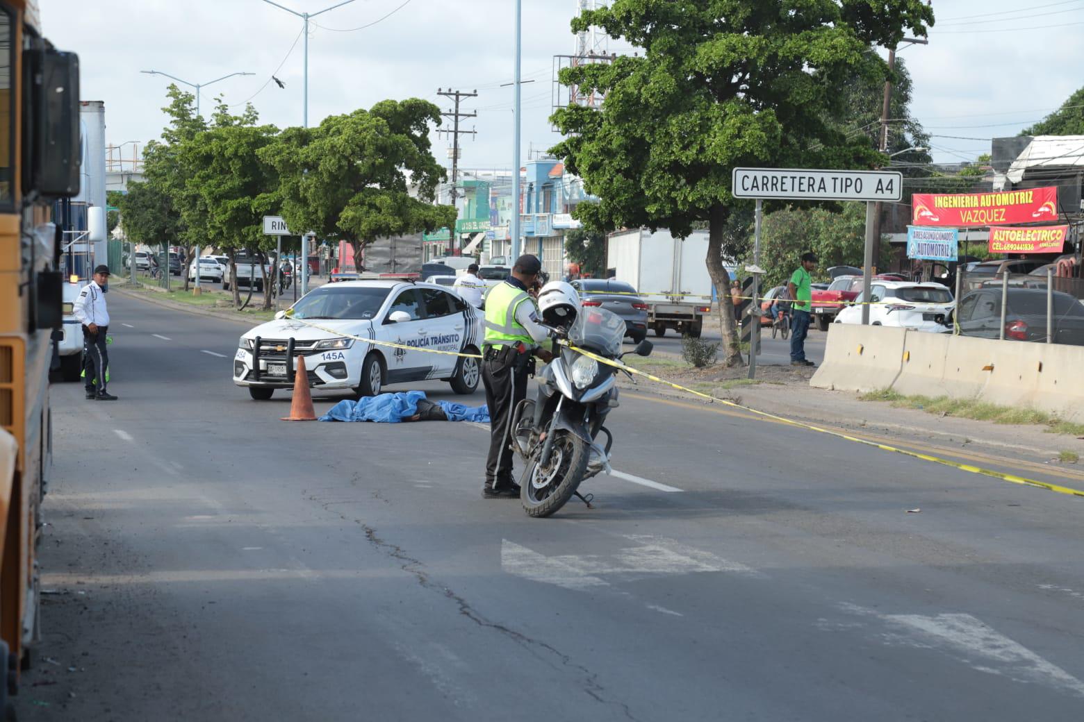 $!Ciclista muere arrollado por camioneta en el Libramiento Colosio de Mazatlán