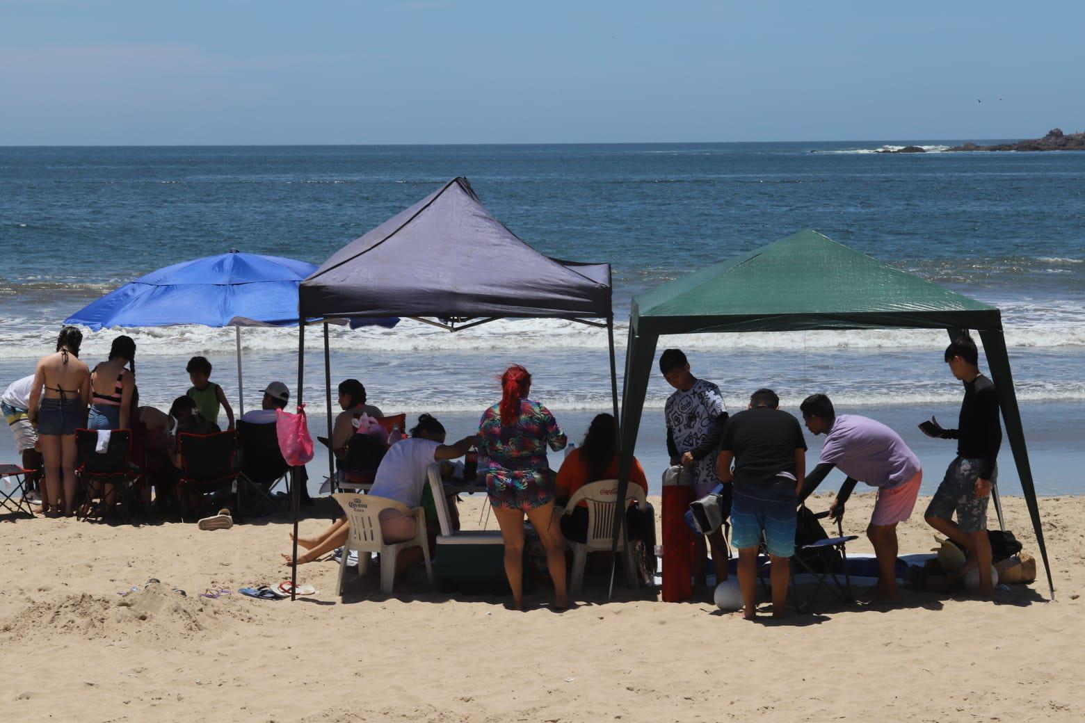 $!Disminuye afluencia de turistas en las playas de Mazatlán previo a arrancar la Semana de la Moto