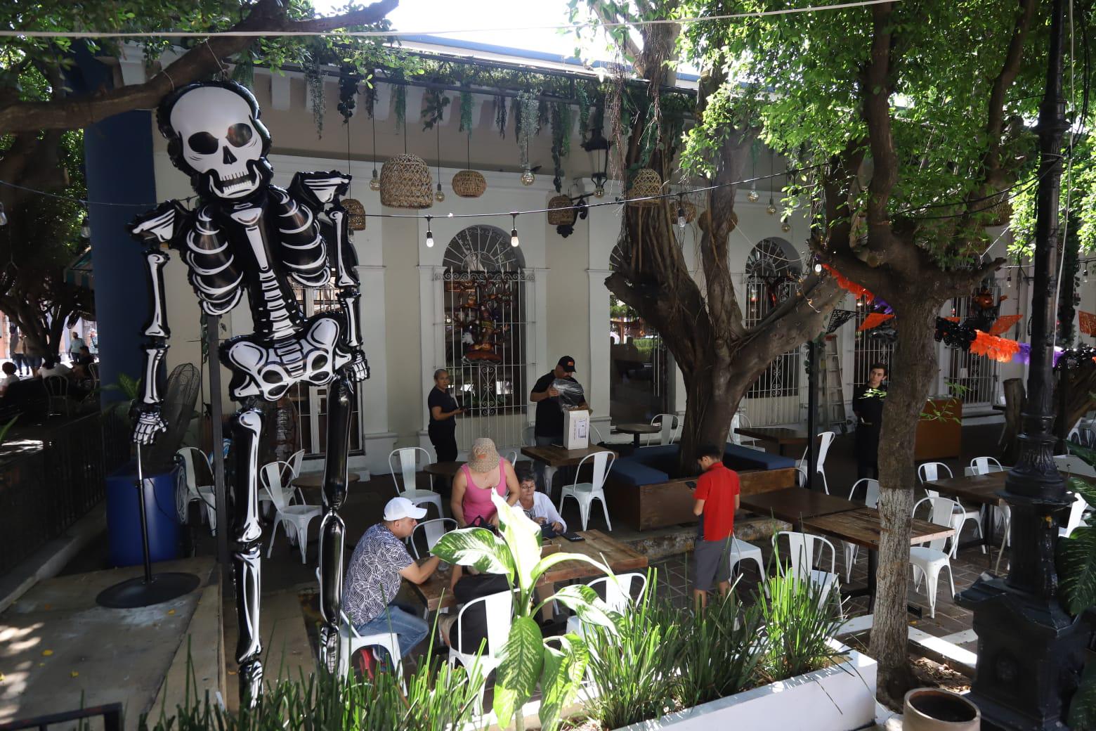 $!Celebraciones de Halloween y Día de Muertos reactivan turismo y economía en Mazatlán