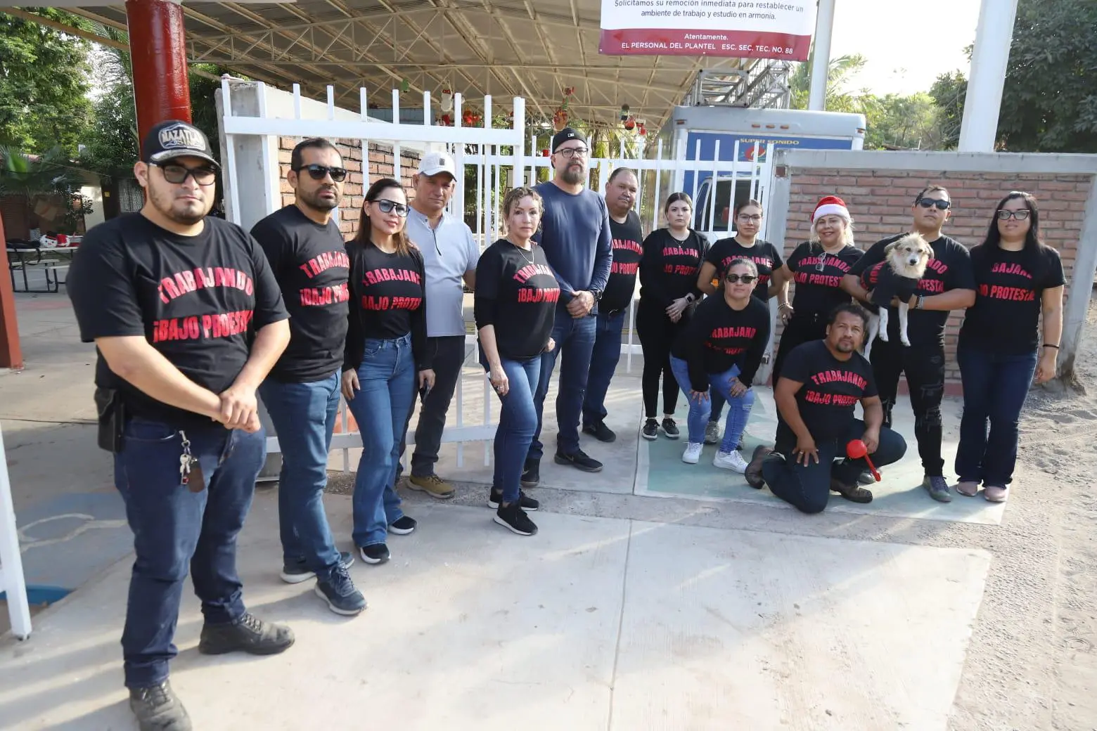 $!Pide personal de Secundaria de la Isla de la Piedra con manifestación cambio de subdirectora a otro lugar