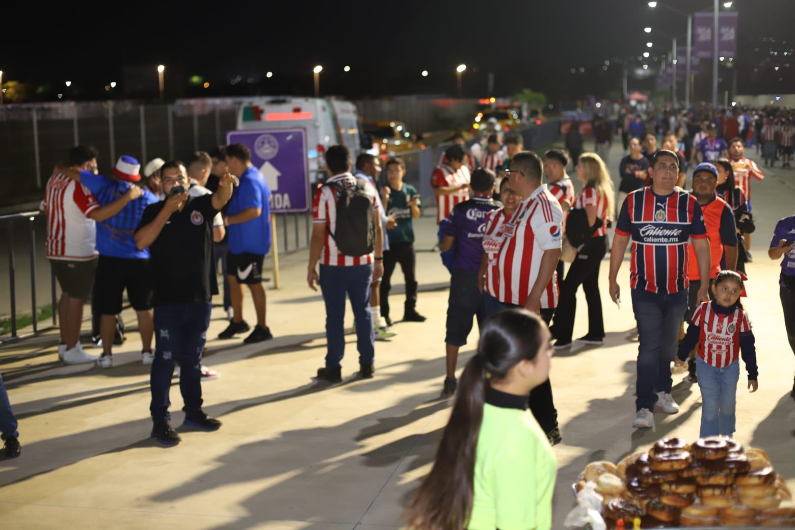 $!Chivas invade Mazatlán: El Encanto se tiñe de rojiblanco en el torneo de la despedida cañonera