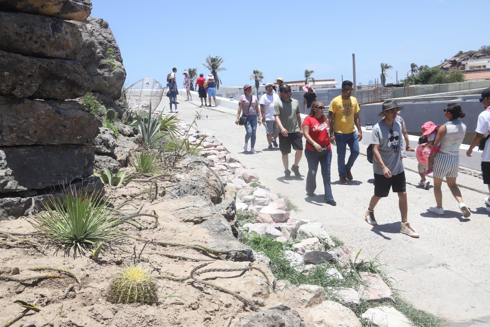 $!Cerrarán acceso al Faro de Mazatlán en horas de altas temperaturas